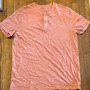 Good fellow Men's Short Sleeve Henley in Peach